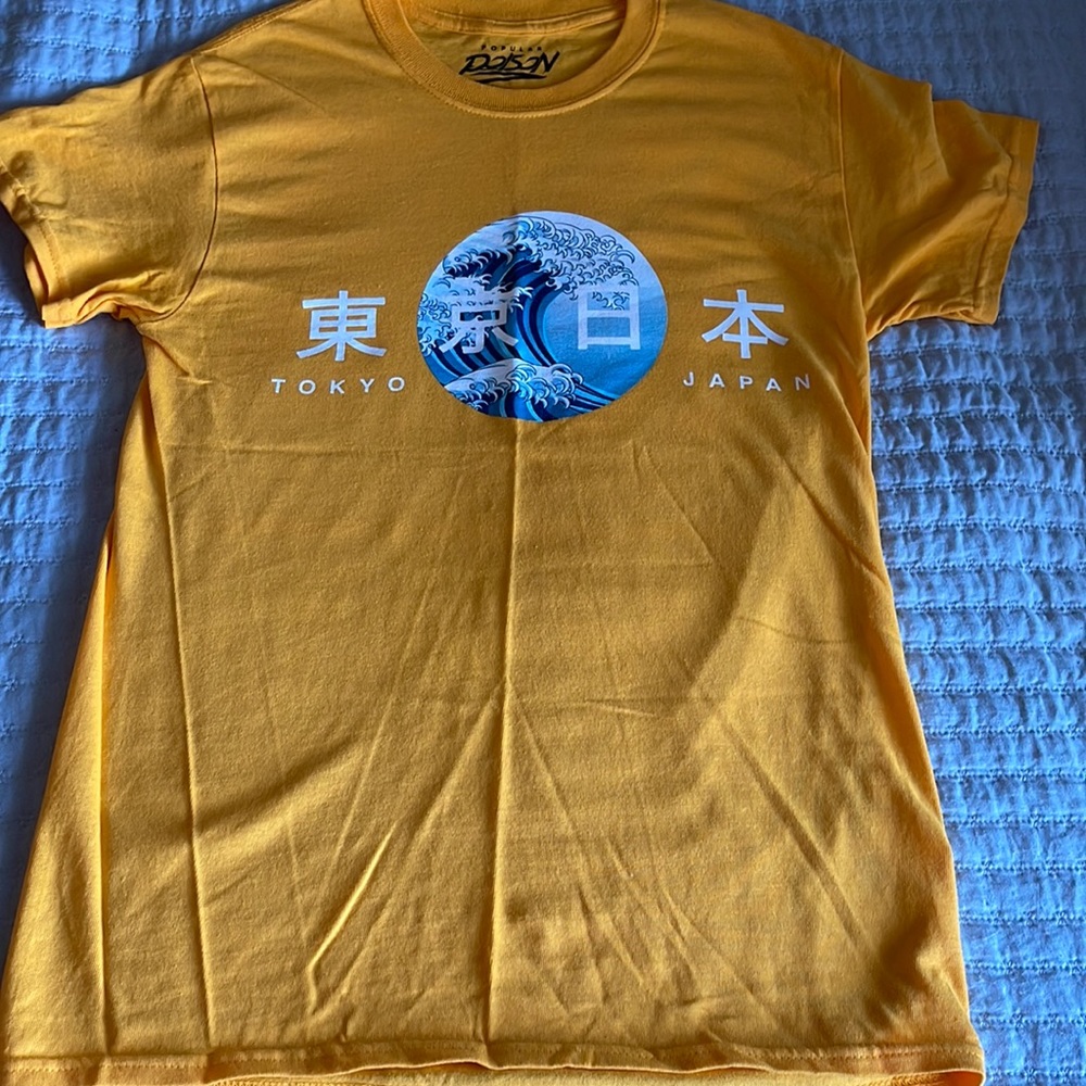 BRAND NEW Tokyo Japan Graphic Tee Size Small Men. CONDITION 10/10